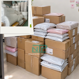 Màng xốp pe foam dùng để gói hàng online.