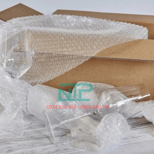 Hình ảnh xốp hơi bóp nổ 50cm x 100m đóng gói hàng dễ vỡ.