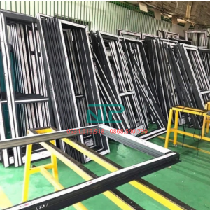 Hình ảnh xưởng làm cửa nhôm kính